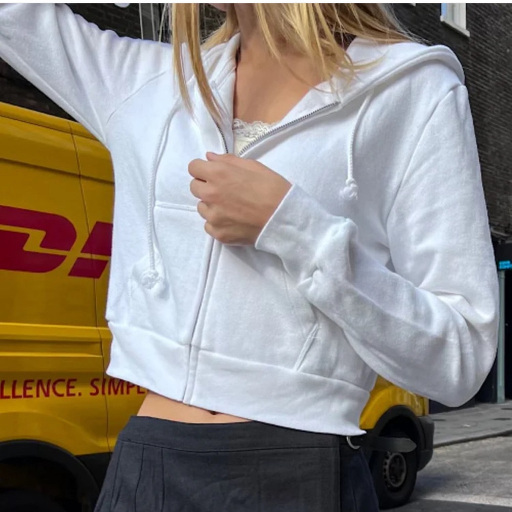 Brandy Melville cropped zip up sweater